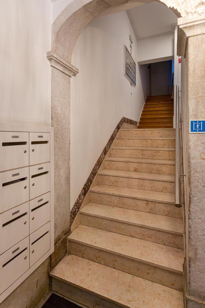 Apartment Chic 1-bedroom In Cais Do Sodre - Modern And Lissabon