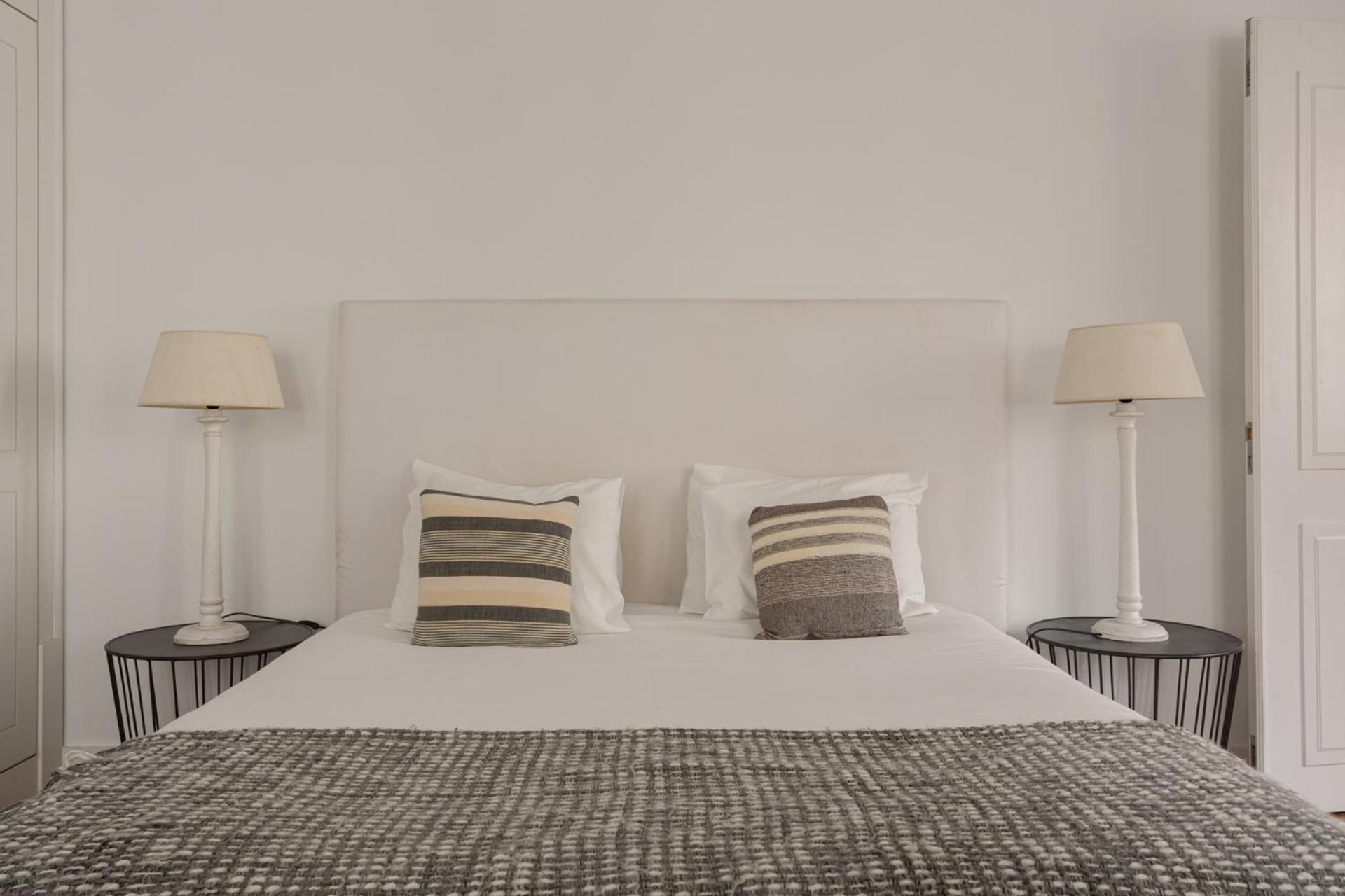 Chic 1-bedroom In Cais Do Sodre - Modern And * Lissabon